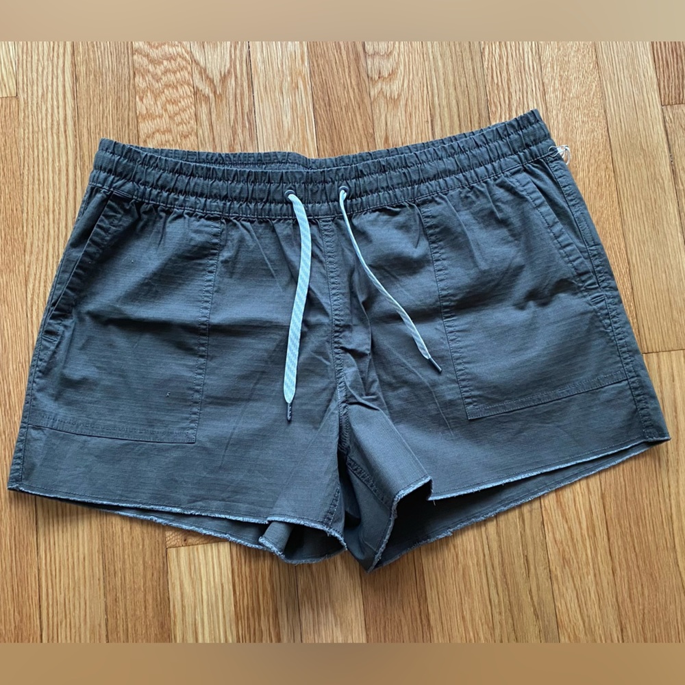 NWT Vuori Vintage Ripstop Shorts in Dark Oregano - Picture 3 of 10